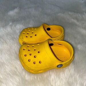 Yellow baby crocs size 3